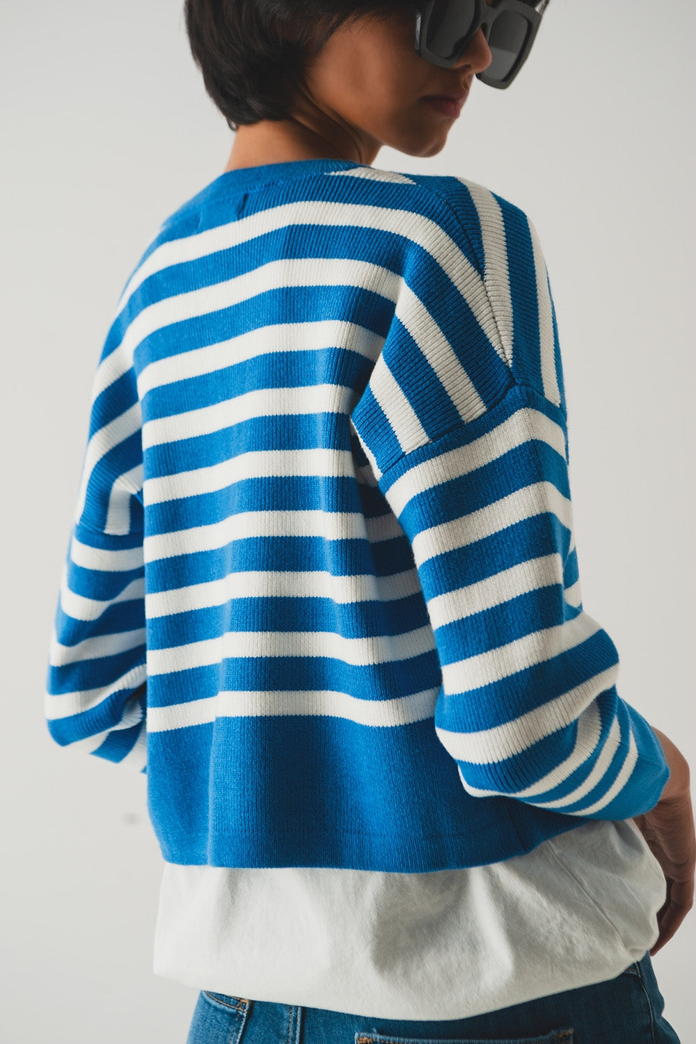Cardigan a righe blu in maglia leggera