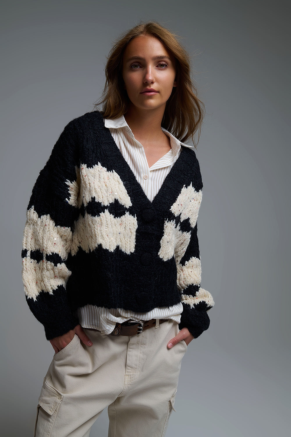 Q2 Cardigan a righe in maglia grossa con dettagli in paillettes in nero