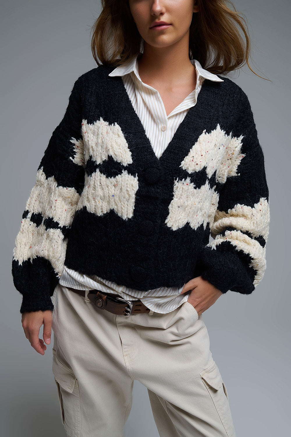 Cardigan a righe in maglia grossa con dettagli in paillettes in nero