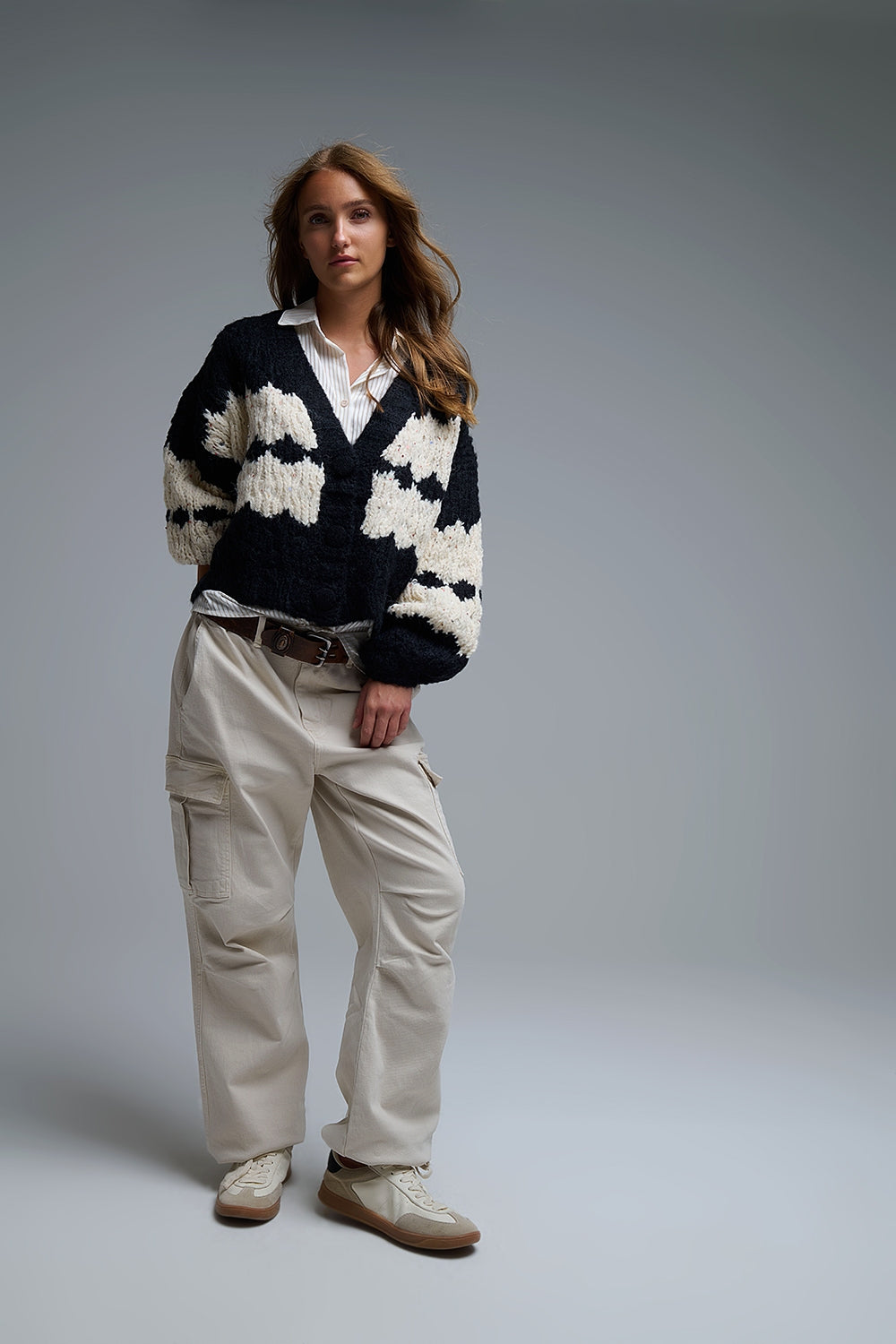Cardigan a righe in maglia grossa con dettagli in paillettes in nero