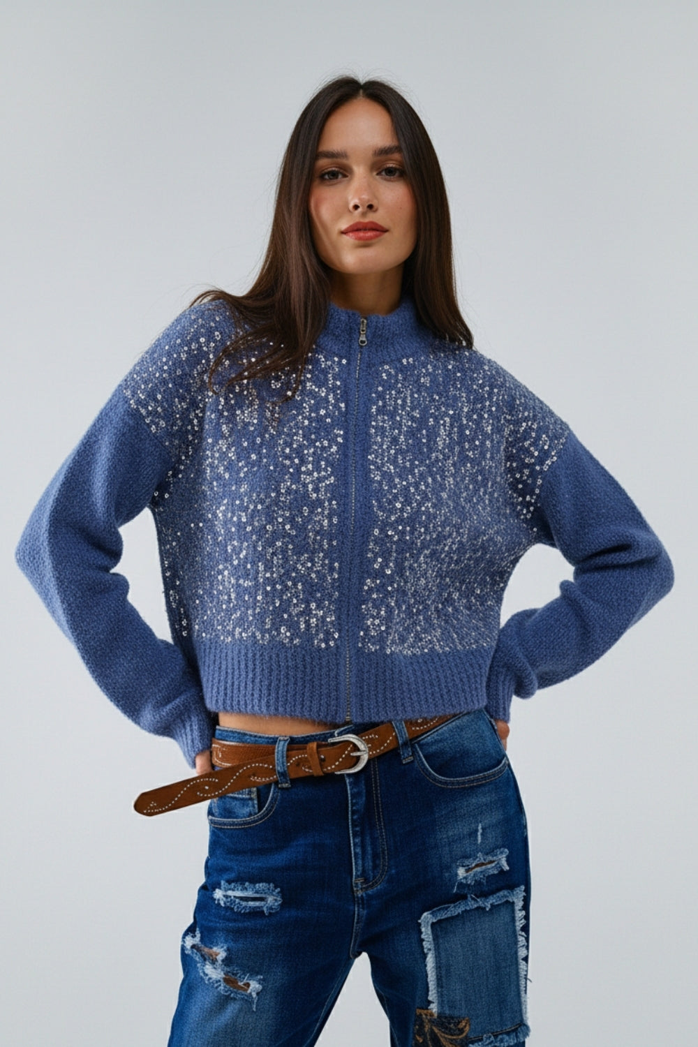 Cardigan blu in maglia soffice con paillettes e chiusura a cerniera