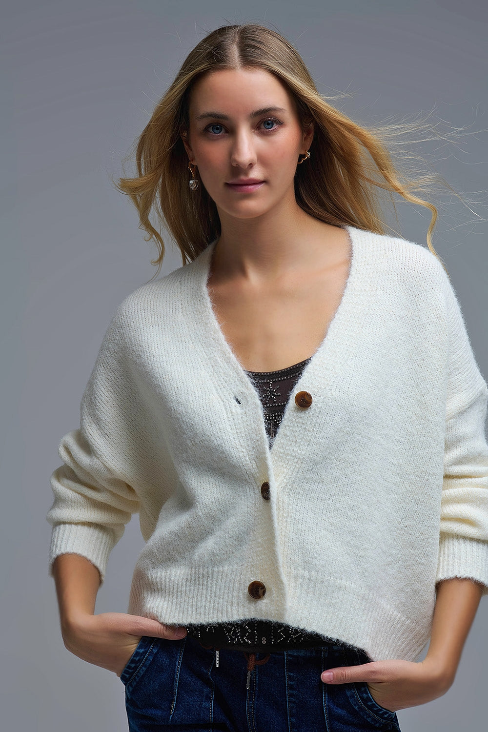 Cardigan con scollo a V e abbottonatura Basic Cream
