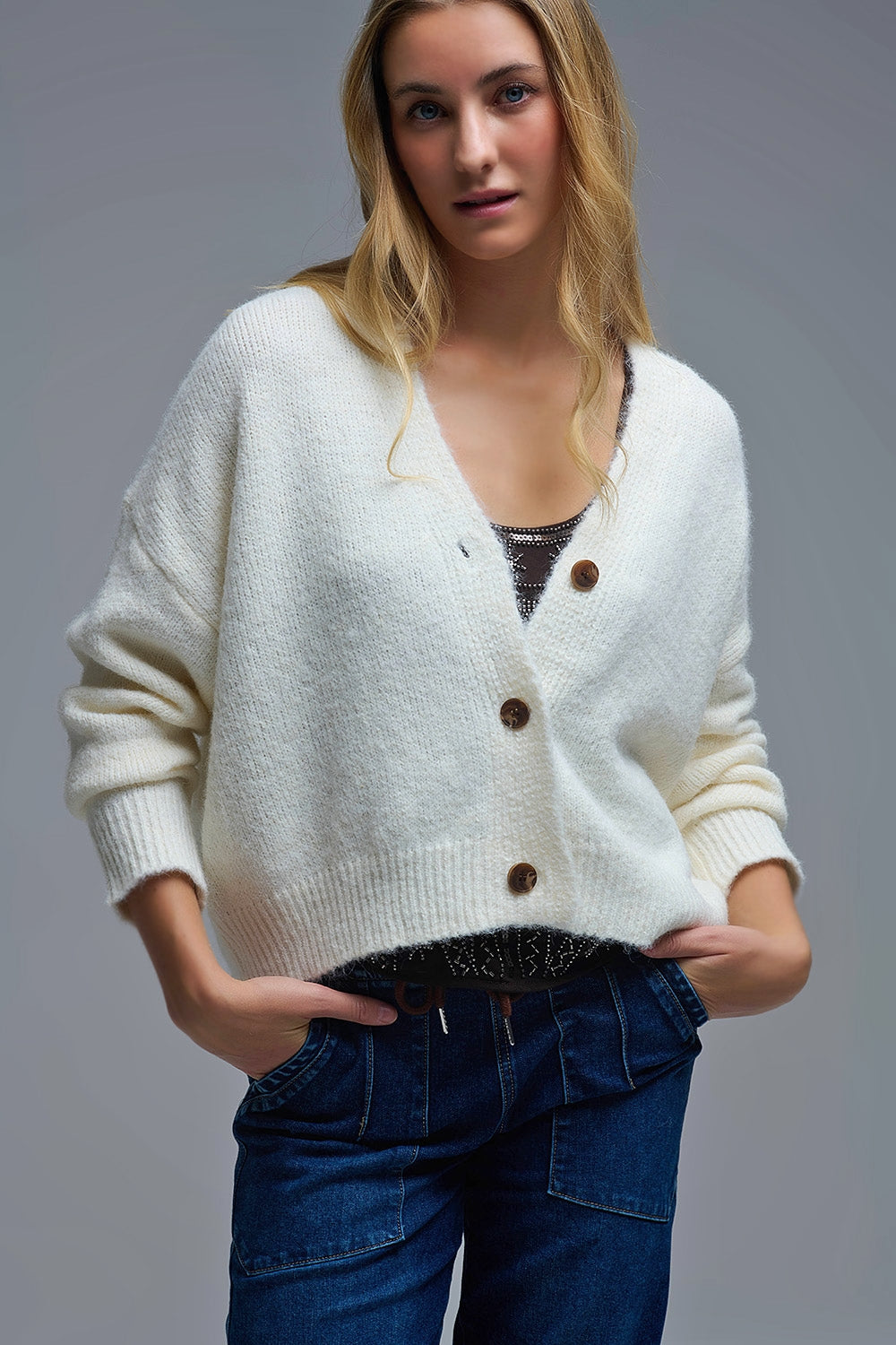 Q2 Cardigan con scollo a V e abbottonatura Basic Cream