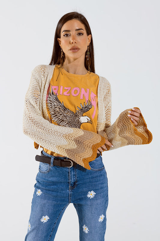 Q2 Cardigan corto in maglia con maniche ad angelo e dettaglio onda multicolore in beige