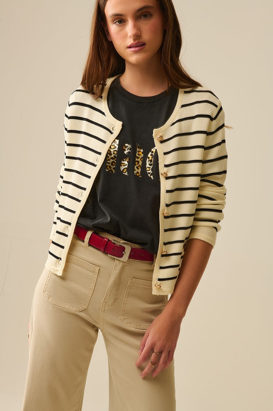 Q2 Cardigan crema con strisce nere e bottoni dorati