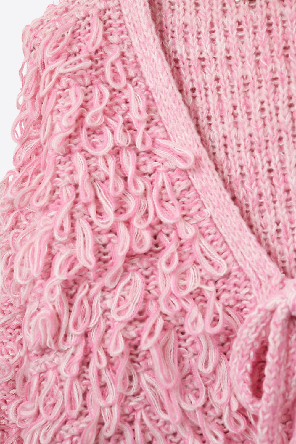 Cardigan cropped in maglia grossa rosa con scollo a V e chiusura frontale a cravatta