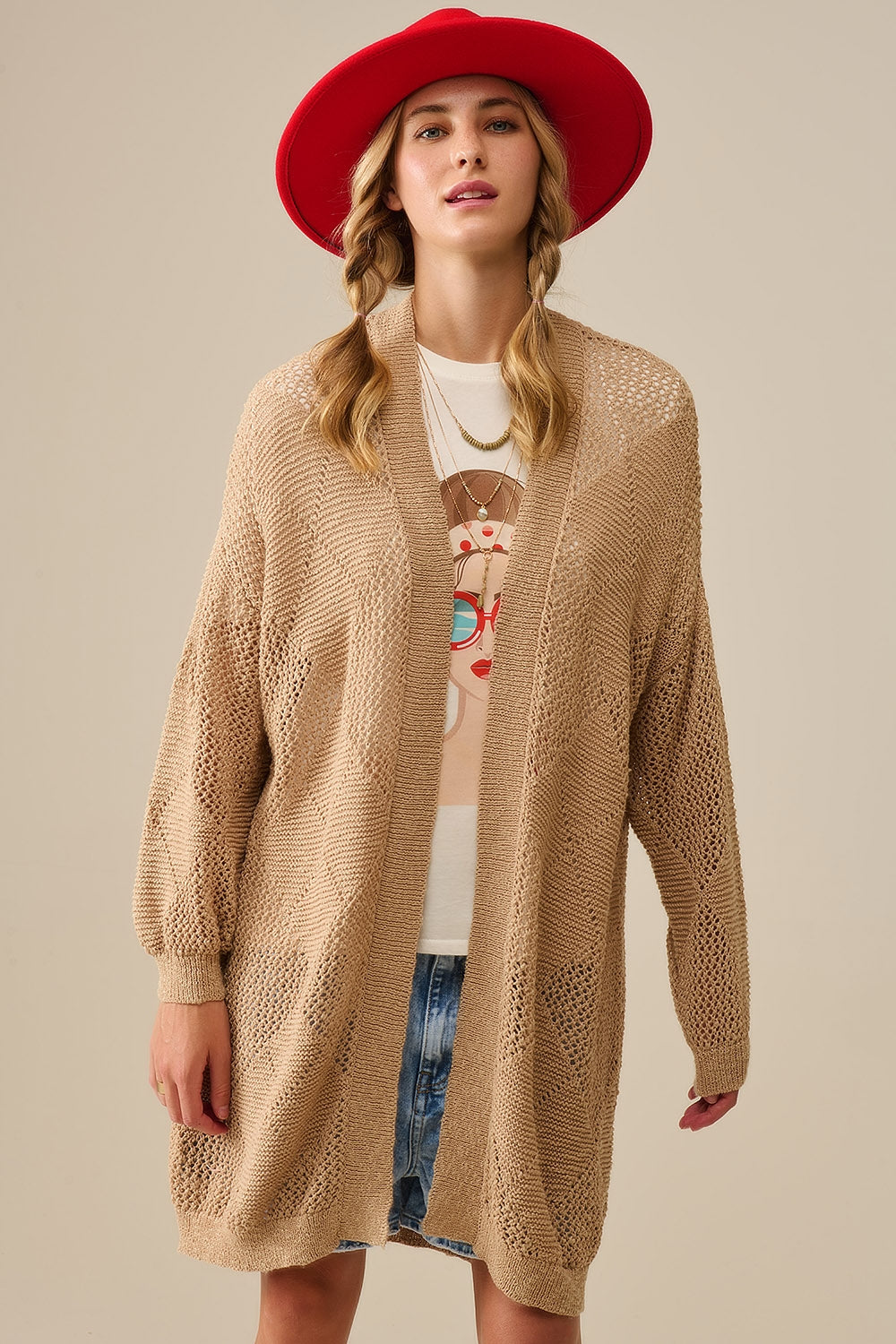 Cardigan drappeggiato color cammello con disegno all'uncinetto