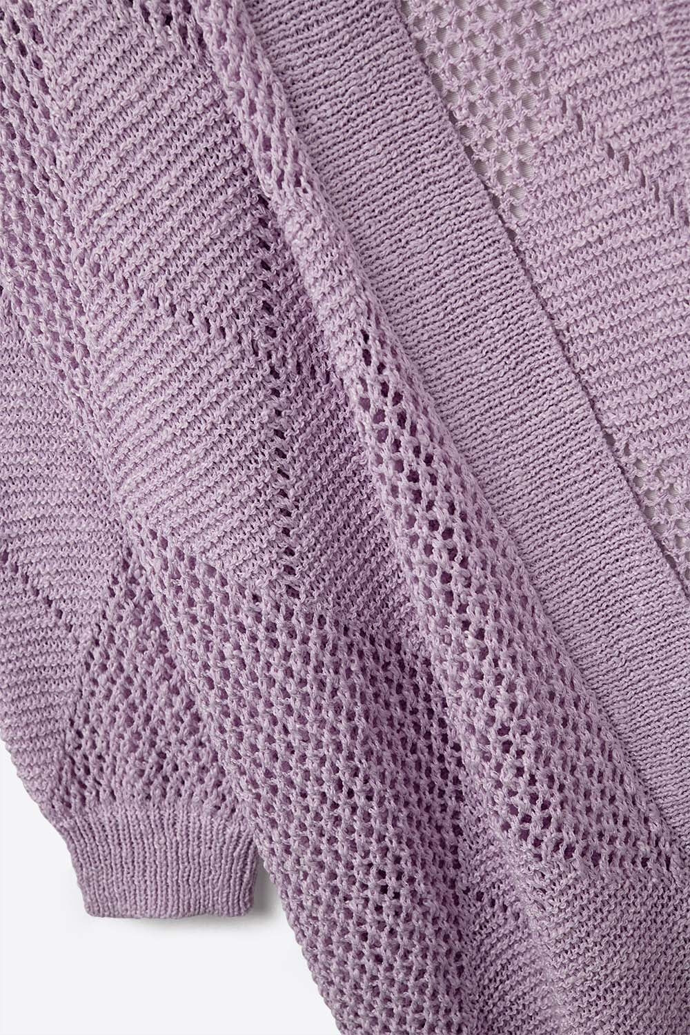 Cardigan drappeggiato color lavanda con disegno all'uncinetto