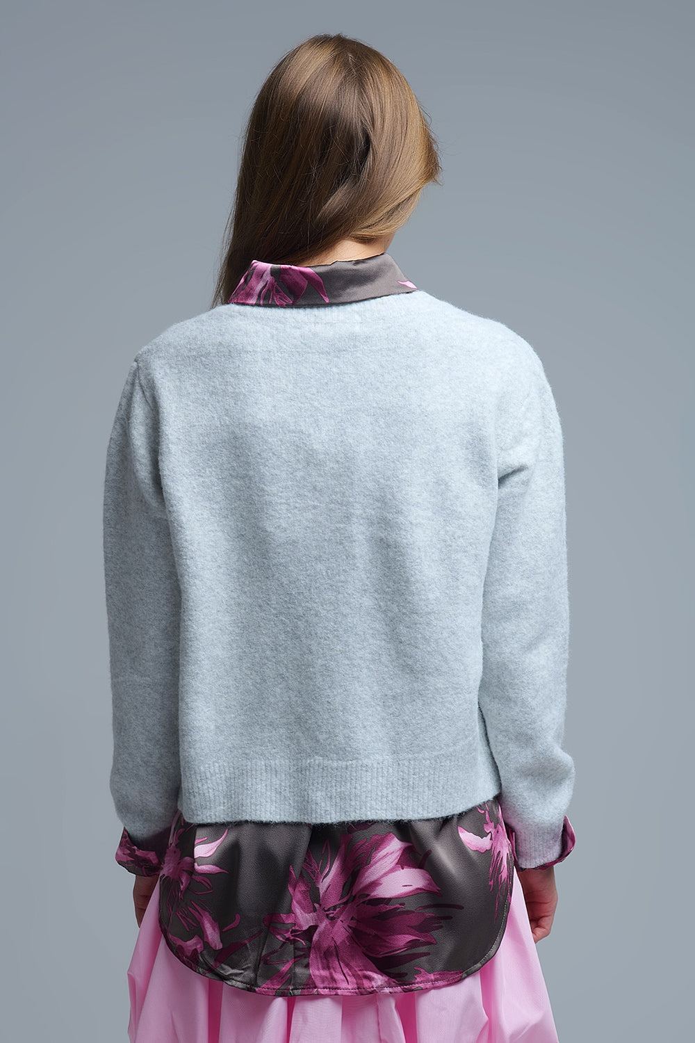 Cardigan grigio soffice con bottoni a cuore