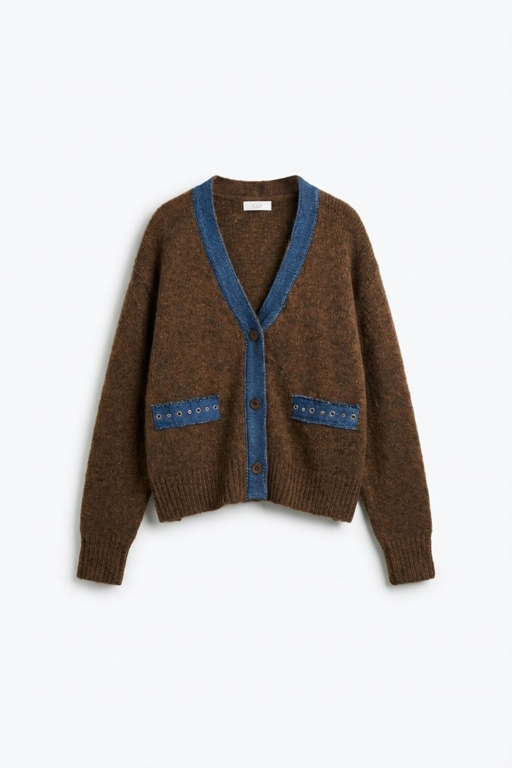 Q2 Cardigan marrone con dettagli in tessuto denim
