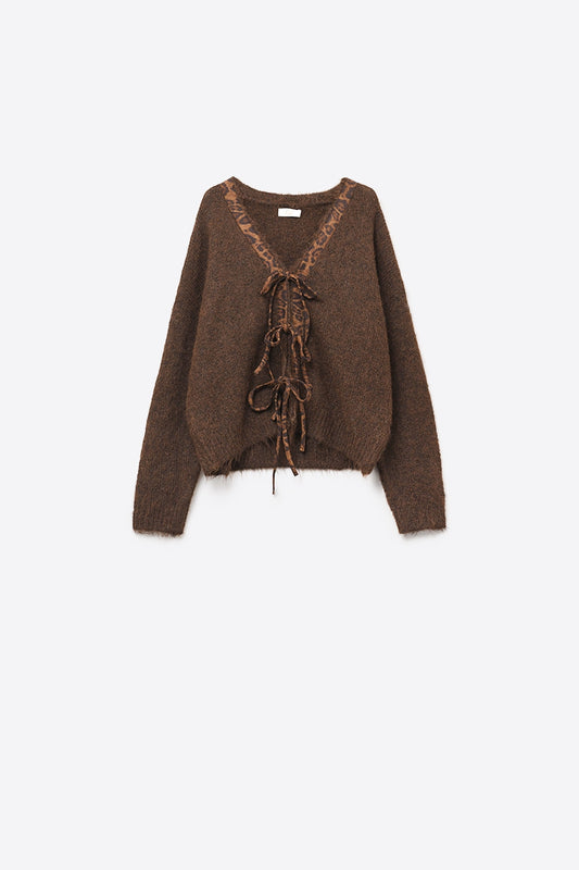 Q2 Cardigan marrone in maglia con ricamo leopardato