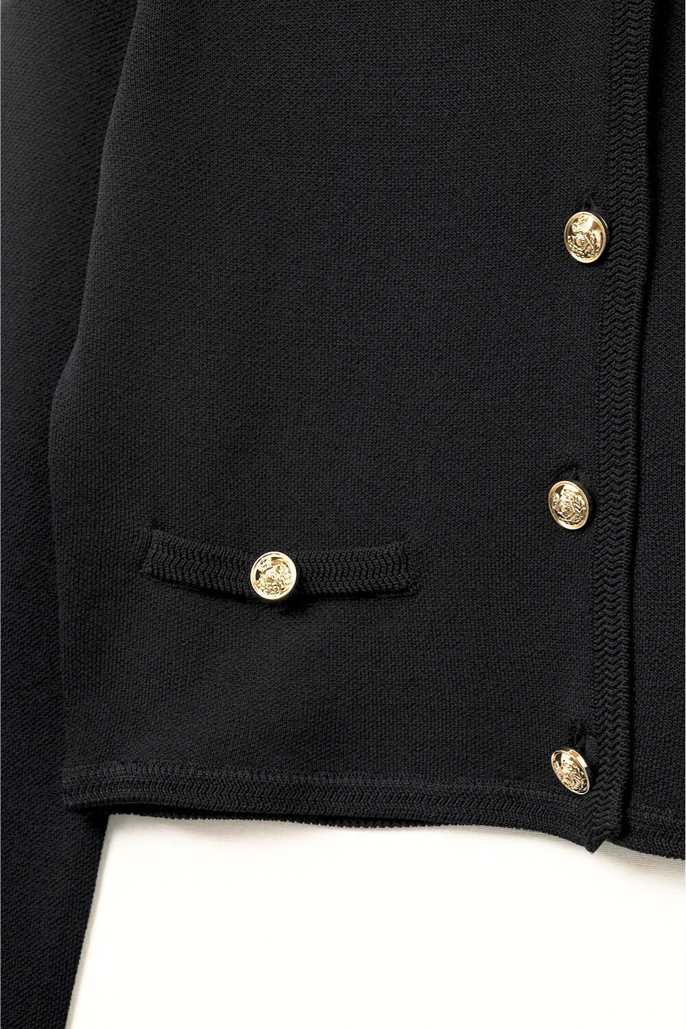 Cardigan nero con bottoni dorati