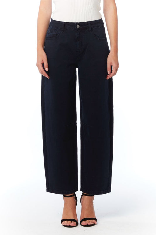 Q2 Comodi jeans elasticizzati con gamba a botte in nero