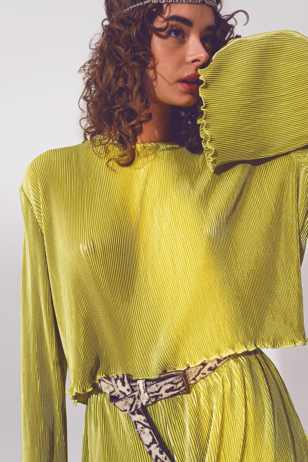 Q2 Crop Top con scollo rotondo a pieghe in verde