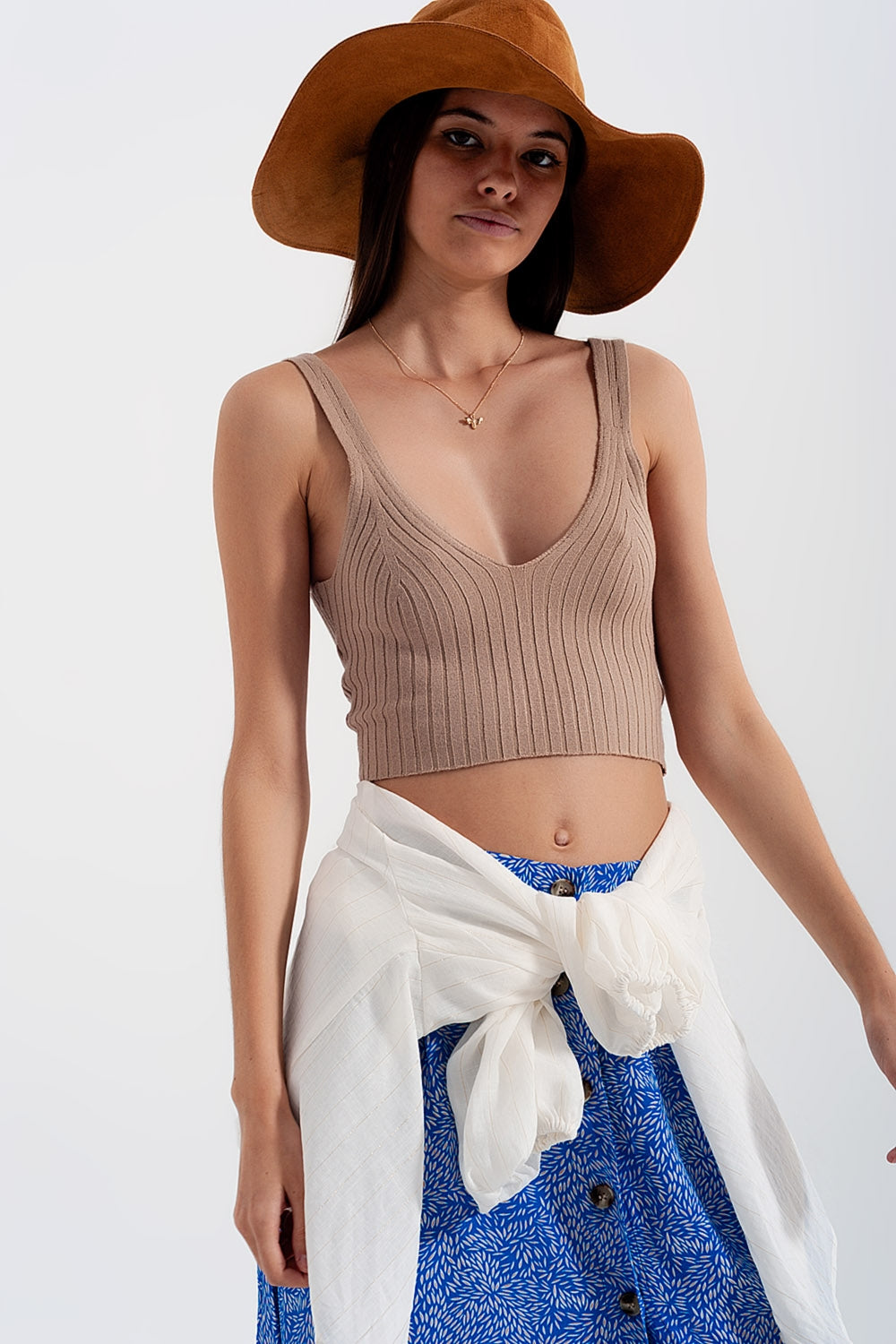 Q2 Crop top in maglia beige in coordinato