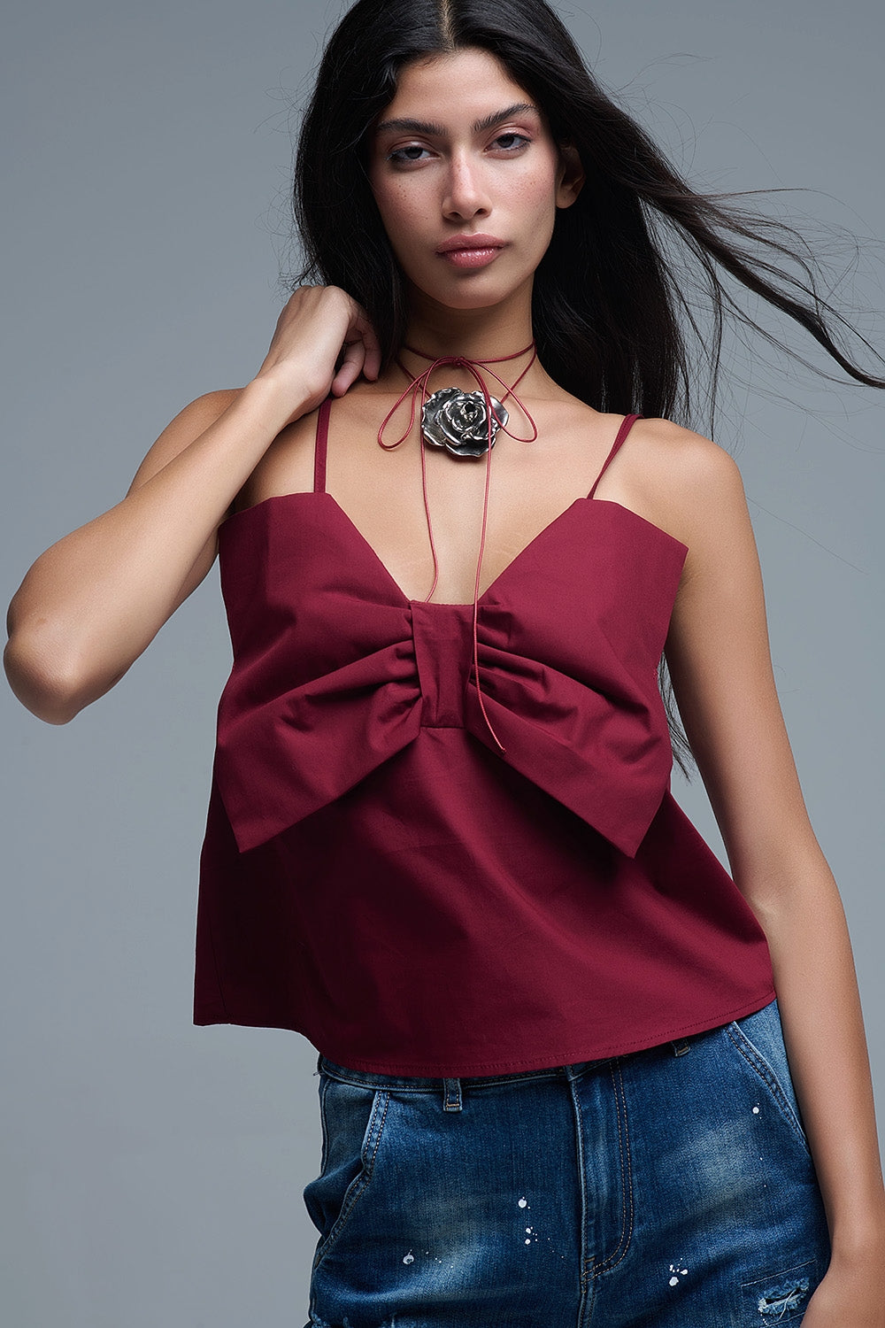 Q2 Crop top in popeline bordeaux con fiocco