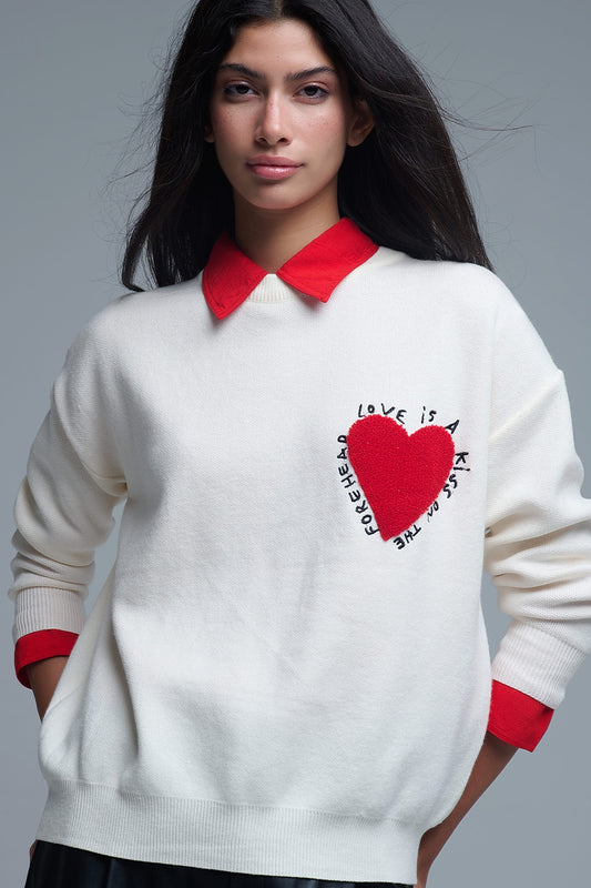 Q2 Felpa a maglia con cuore ricamato e testo in crema