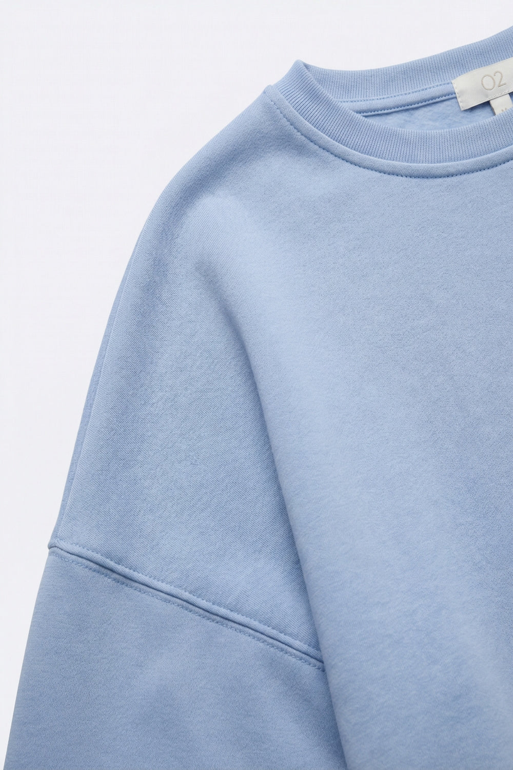 Felpa girocollo con spalle scese in blu