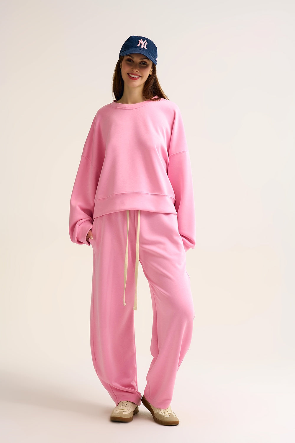 Felpa girocollo con spalle scese in rosa