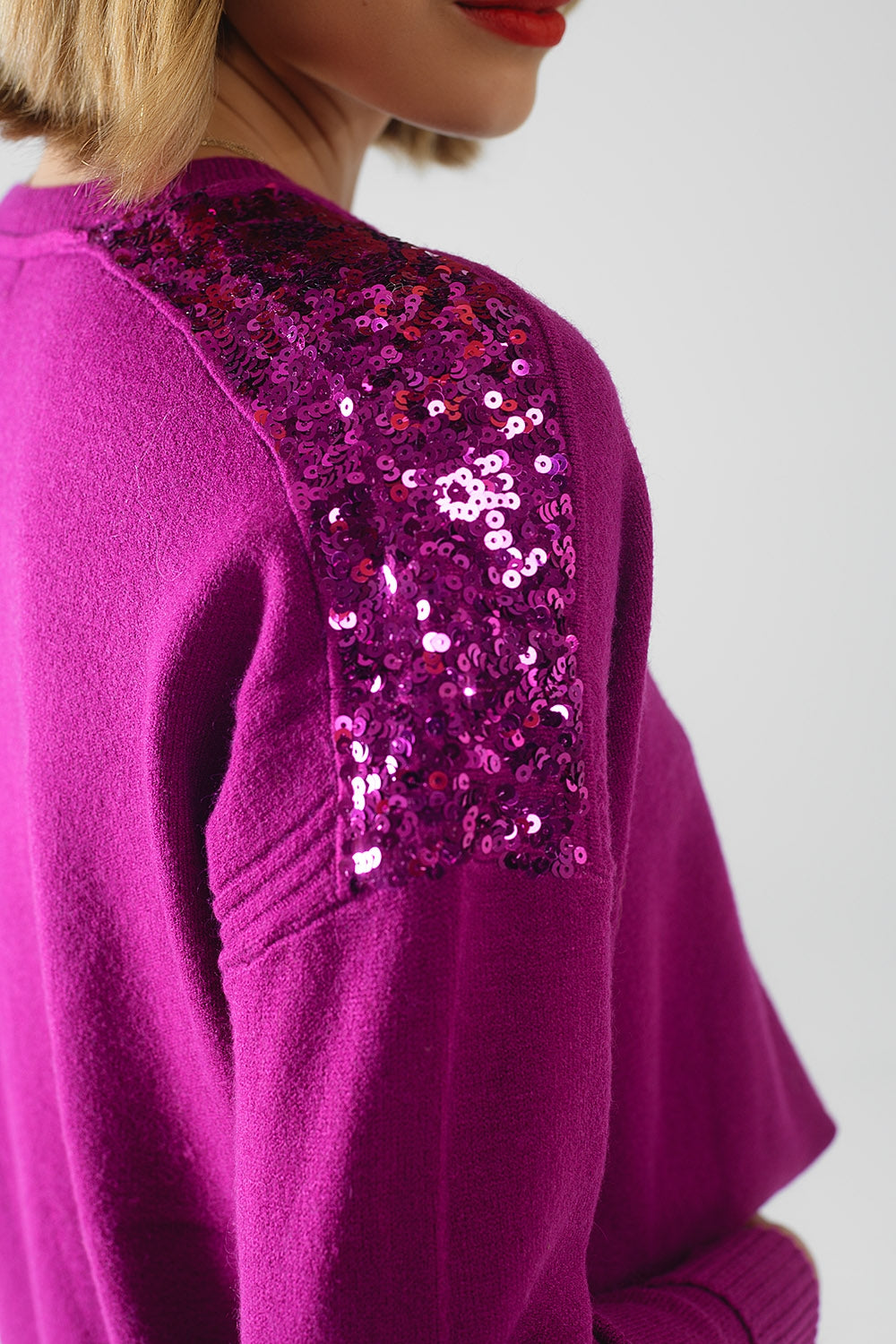 Q2 fuchsia Maglione a maniche lunghe con paillettes sulle spalle