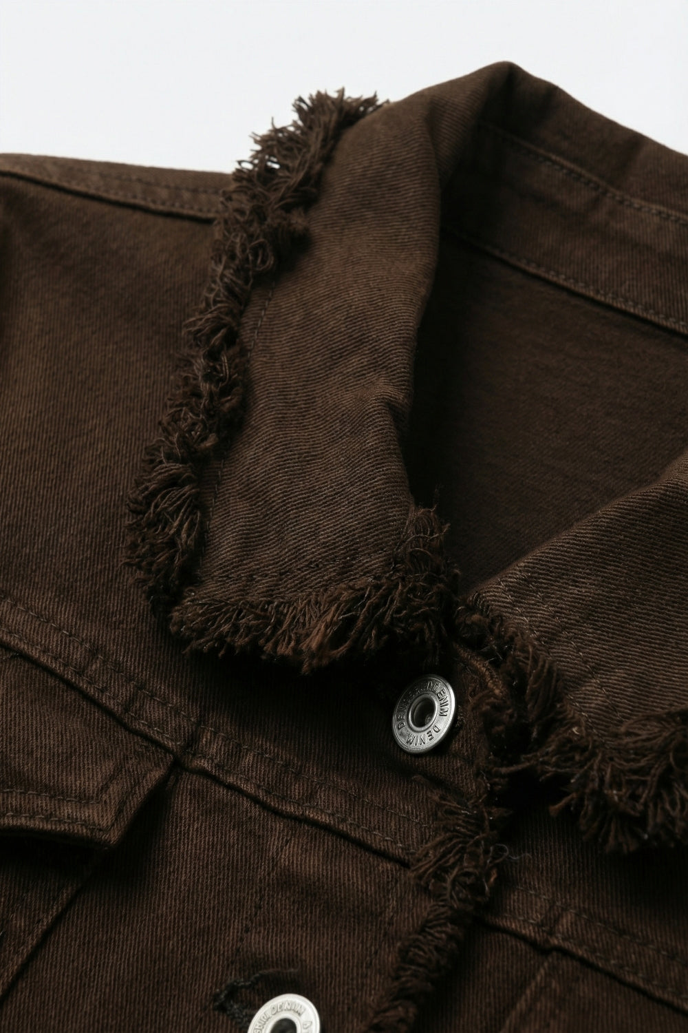 Giacca di jeans con bordo grezzo color cioccolato