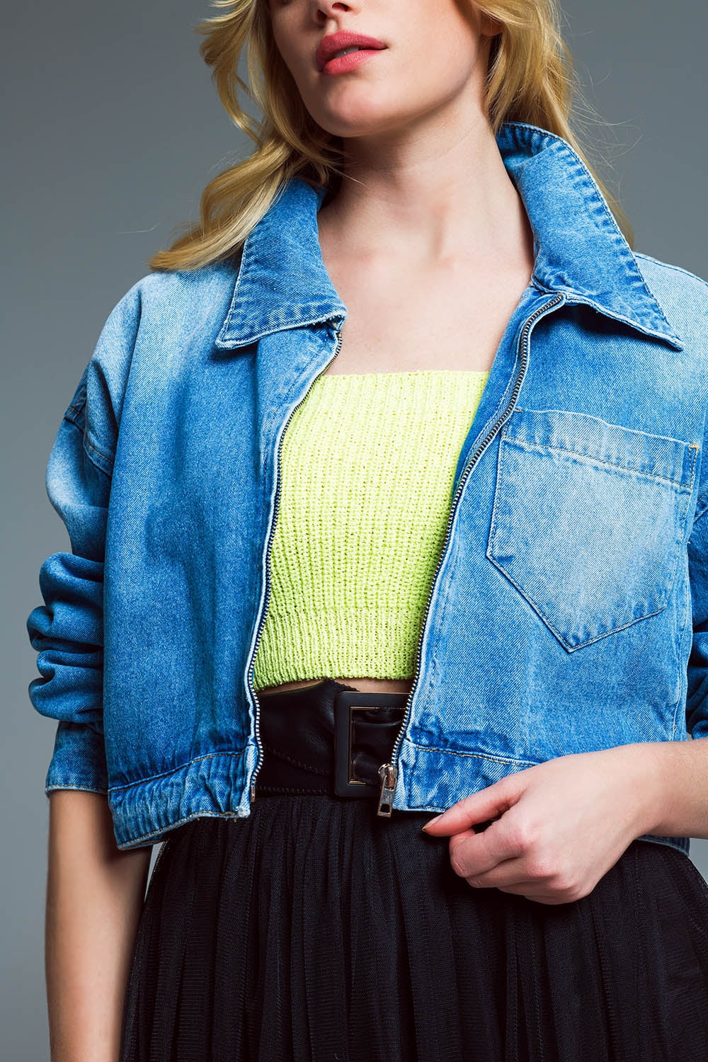 Giacca in denim cropped Ovesized con chiusura a zip e collo alto