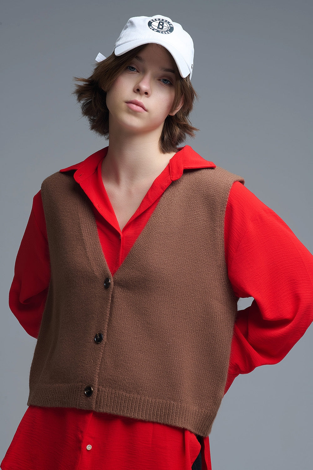 Gilet cropped in maglia marrone cioccolato