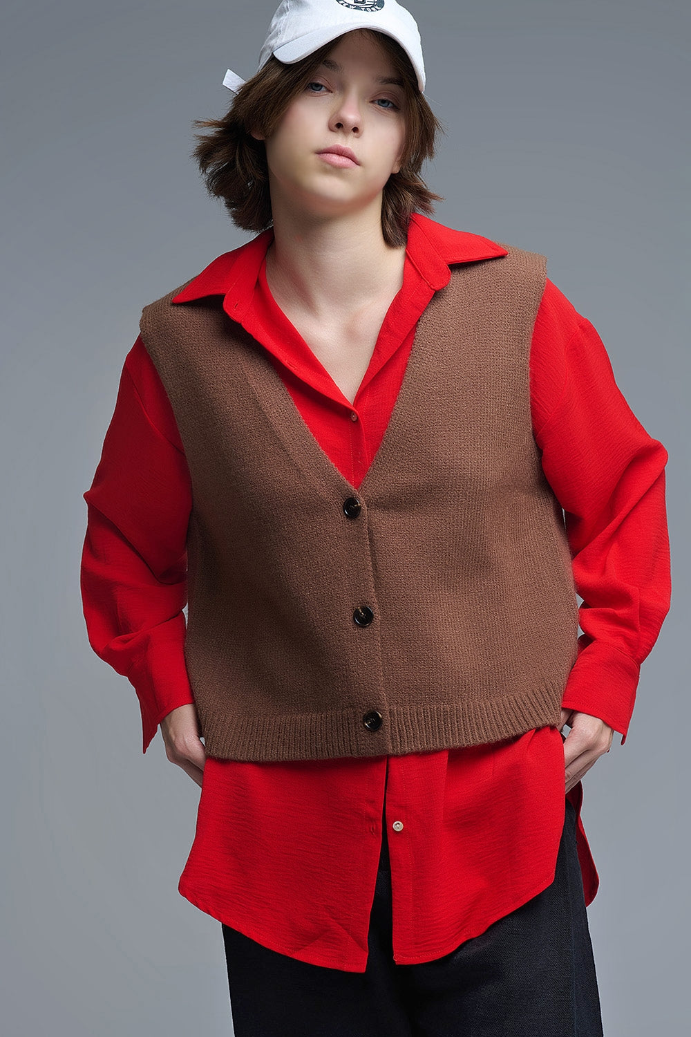 Q2 Gilet cropped in maglia marrone cioccolato