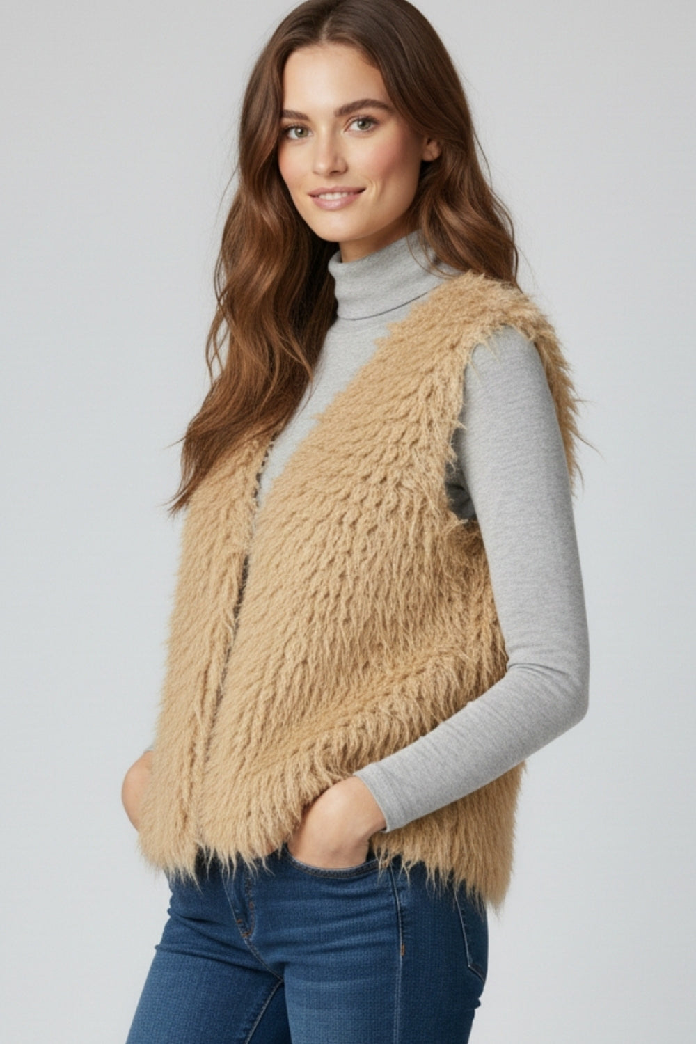 Gilet di lusso con texture beige a pelo lungo