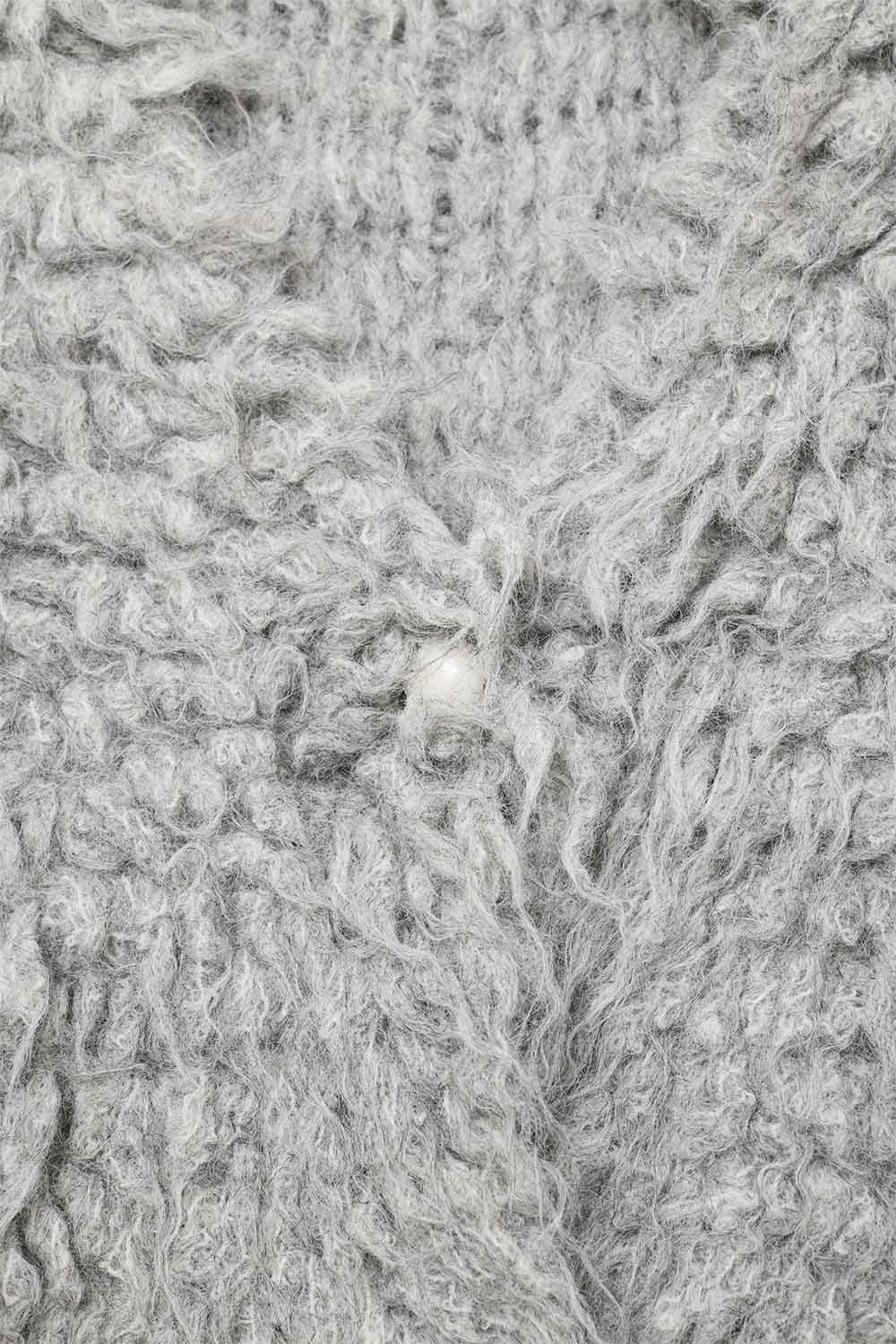 Gilet di lusso con texture grigia a pelo lungo