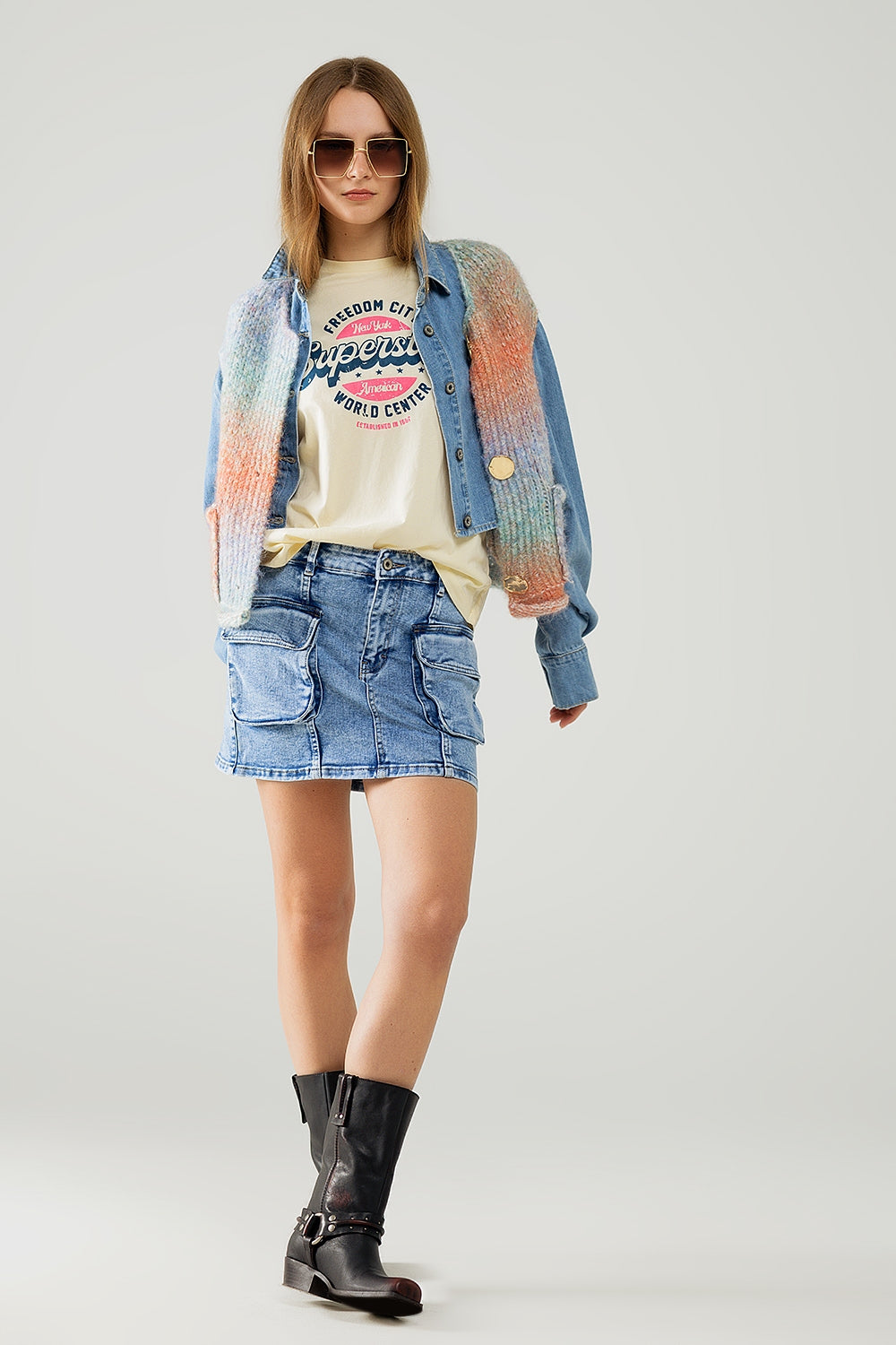 Gilet in maglia arancione sfumato con bottoni dorati