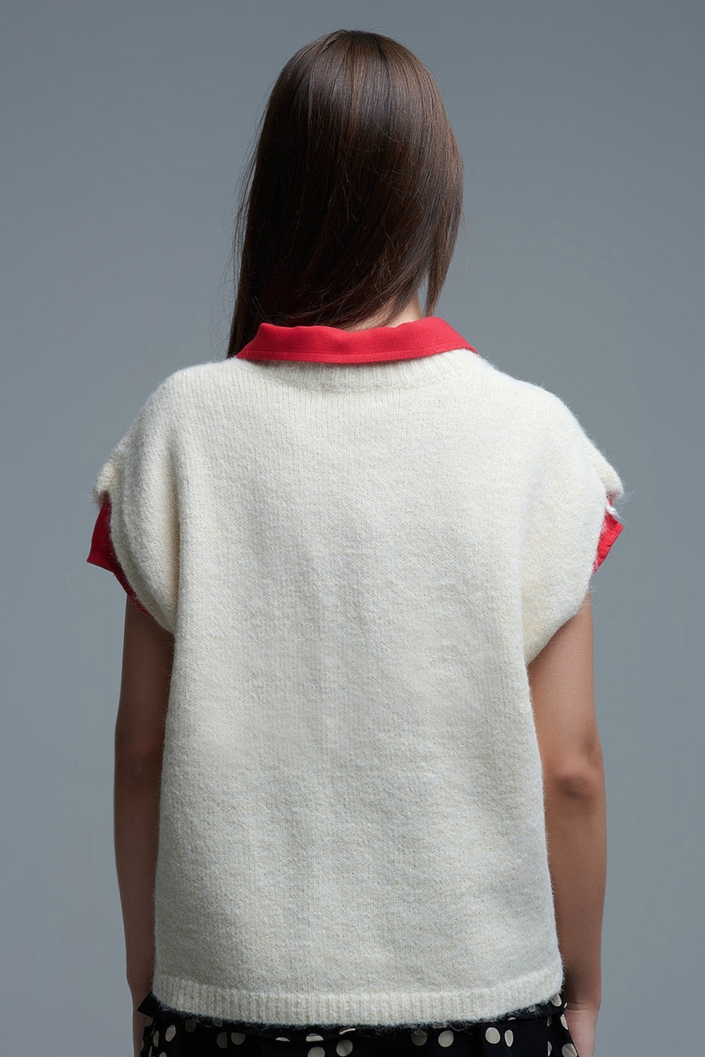 Gilet in maglia rilassata color crema con ricamo di un simpatico cane