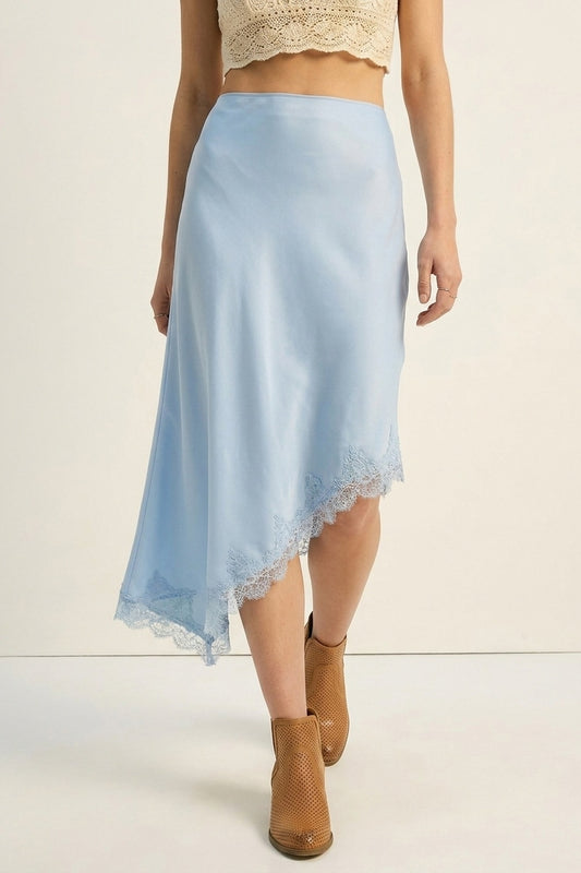 Q2 gonna asimmetrica in raso blu cielo con bordo in pizzo