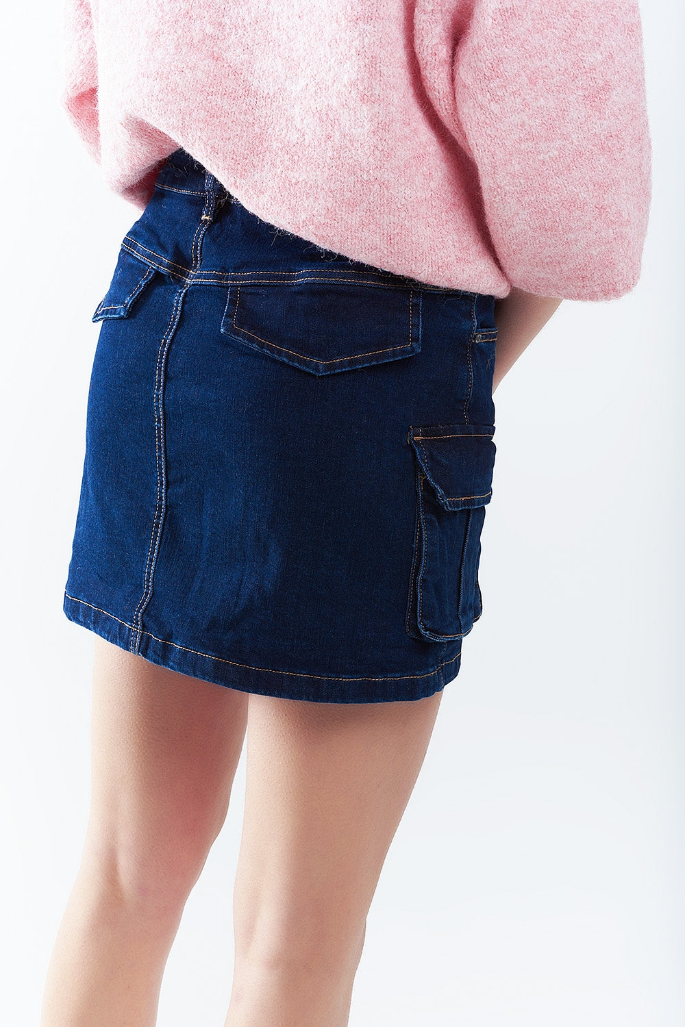 Gonna Cargo in Denim Lavaggio Scuro con Cuciture a Contrasto