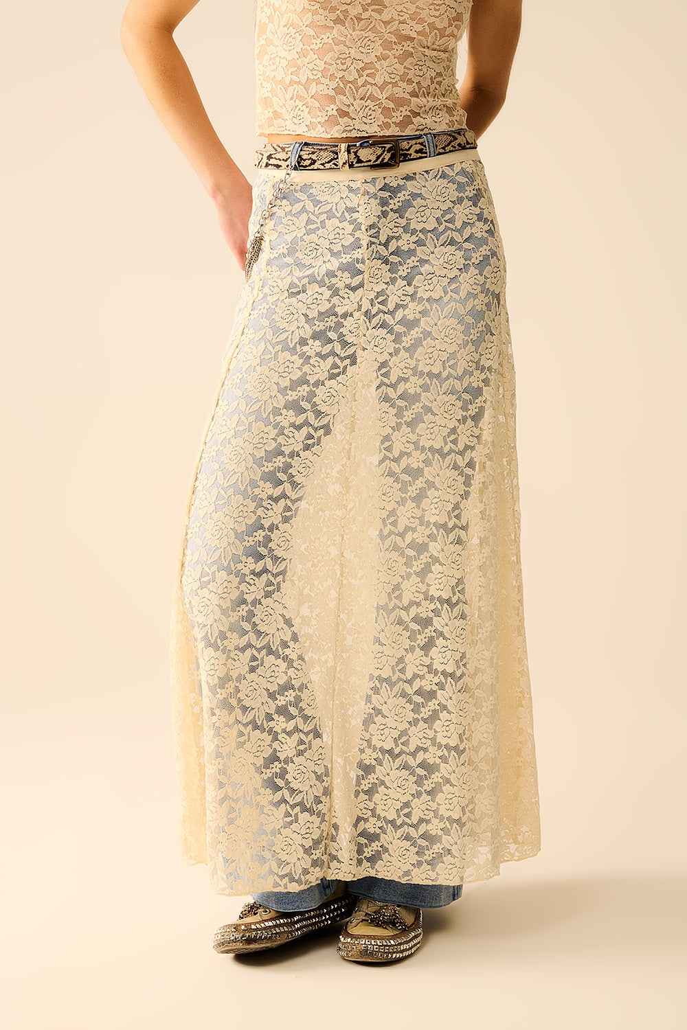 Gonna lunga beige in pizzo con design floreale