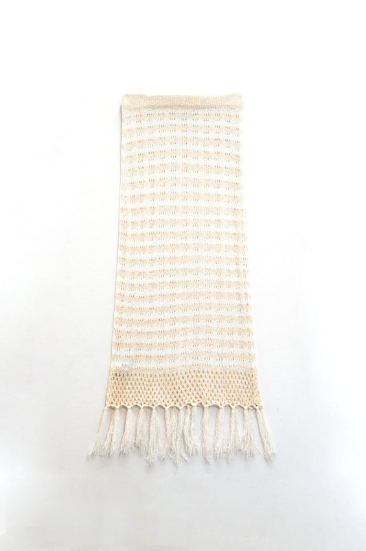 Q2 Gonna midi bianca all'uncinetto con strisce beige e orlo a frange
