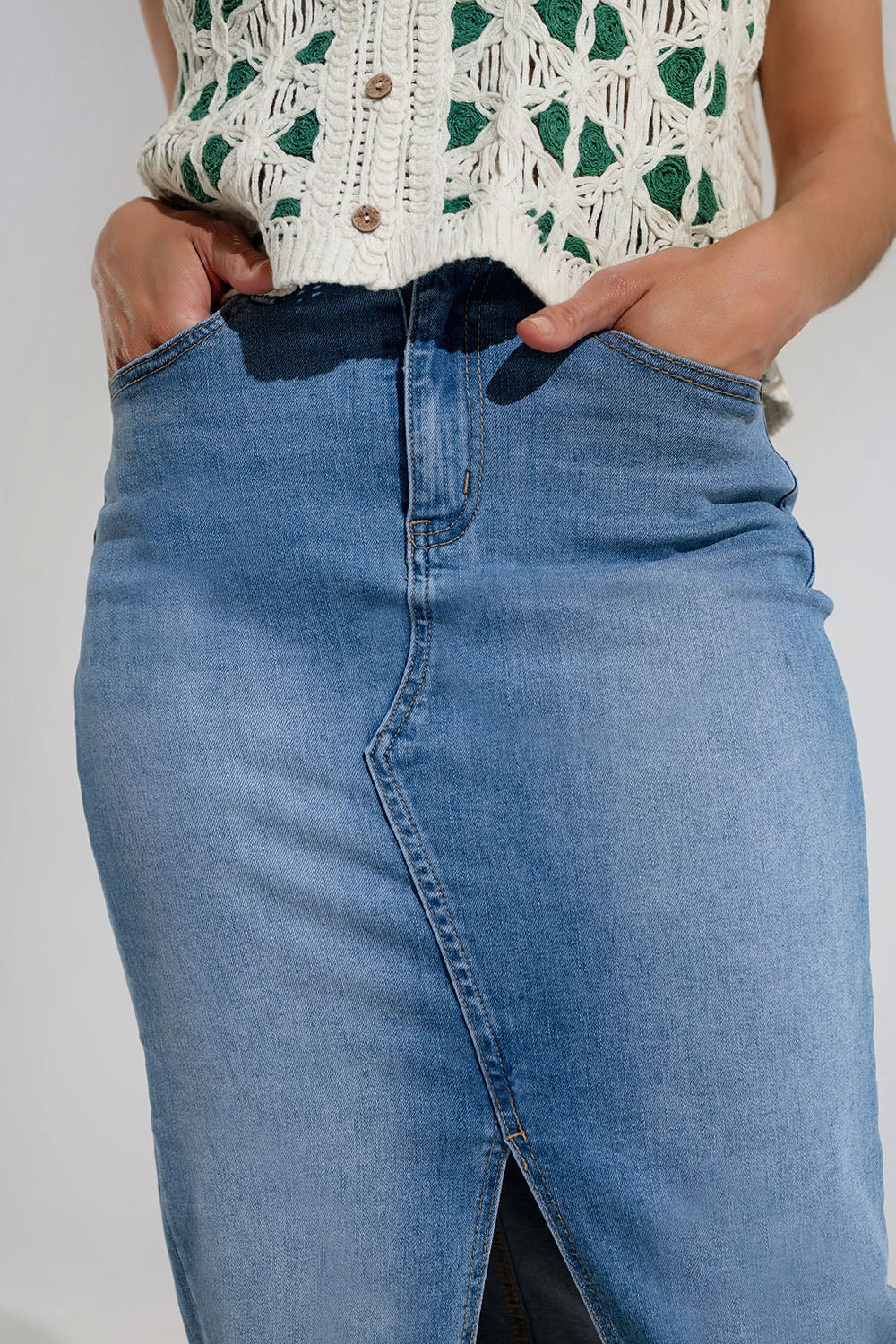 Gonna midi in denim stretch con spacco sul davanti