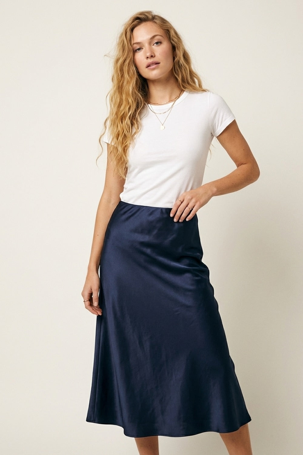 Gonna midi in raso navy con linea ad A