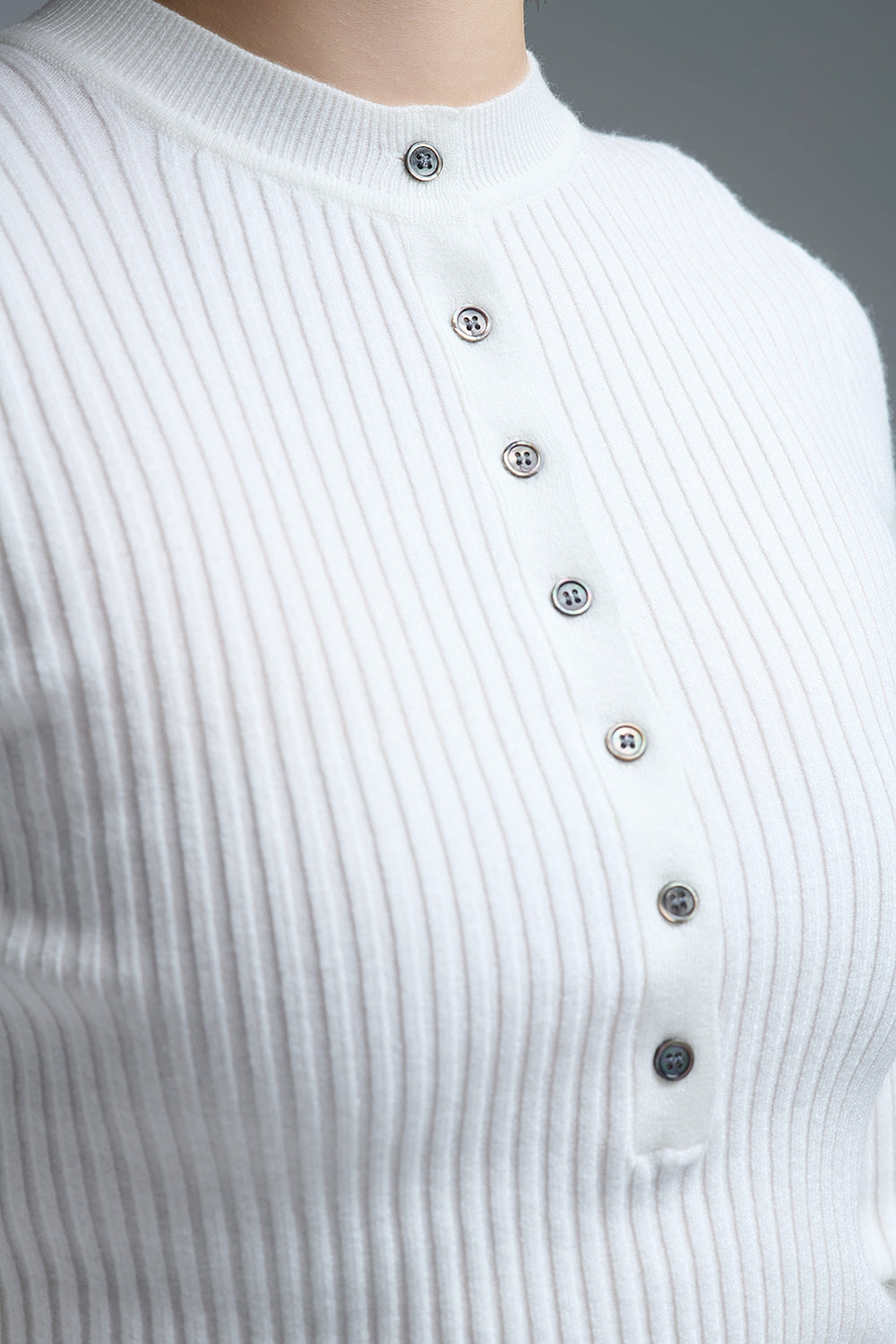 henley Maglione a maniche lunghe a coste in bianco