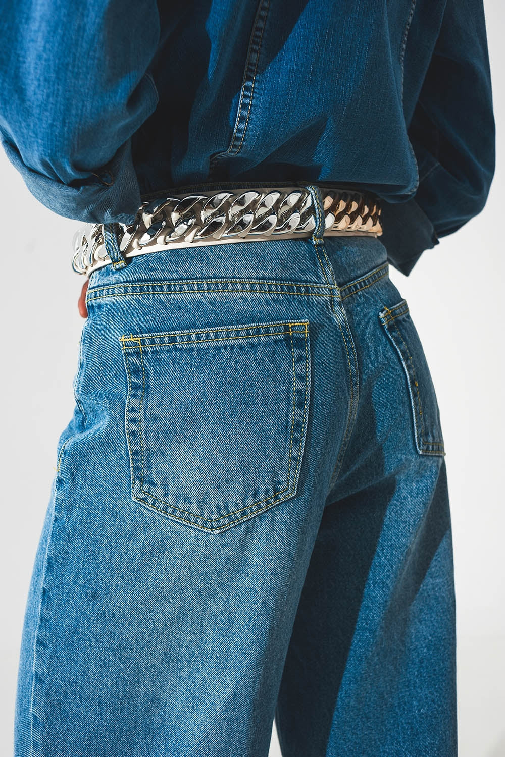 Jeans a fondo ampio in cotone blu