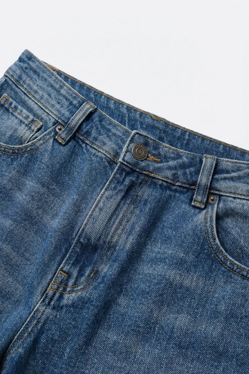 Jeans A Gamba Dritta Con Dettaglio Di Cucitura Al Ginocchio
