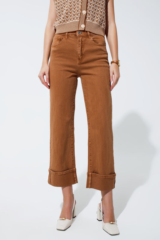 Q2 Jeans a gamba dritta in cammello con pantaloni a zampa ripiegati