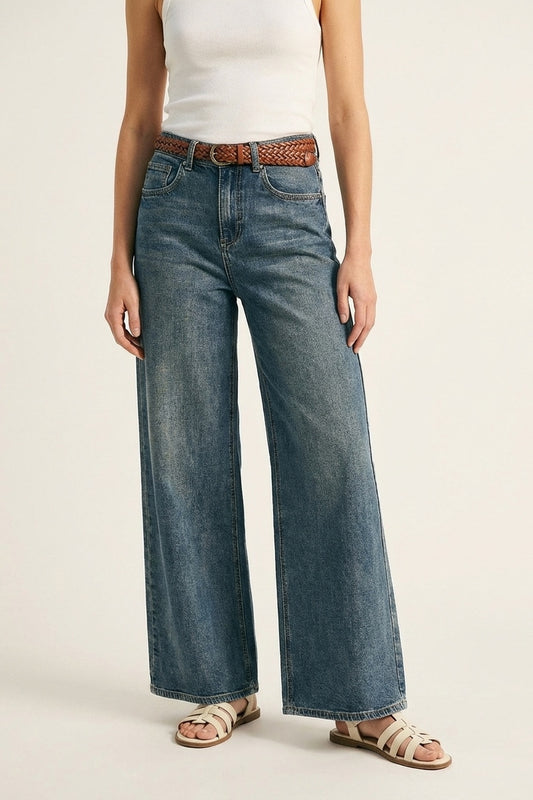 Q2 Jeans a Gamba Dritta in Denim Quotidiano in Blu Lavaggio Medio