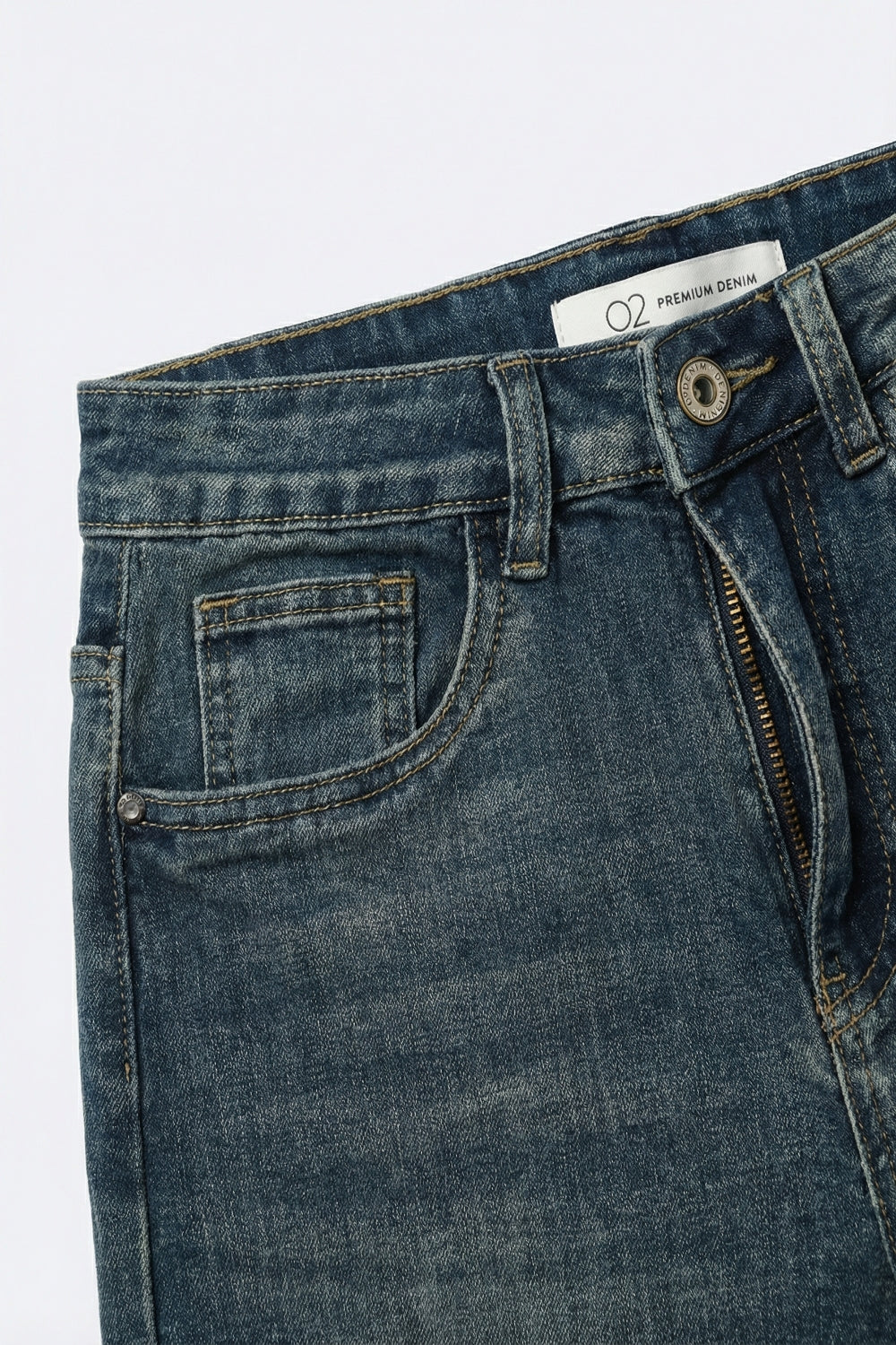 Jeans a Gamba Dritta in Denim Quotidiano in Blu Lavaggio Medio