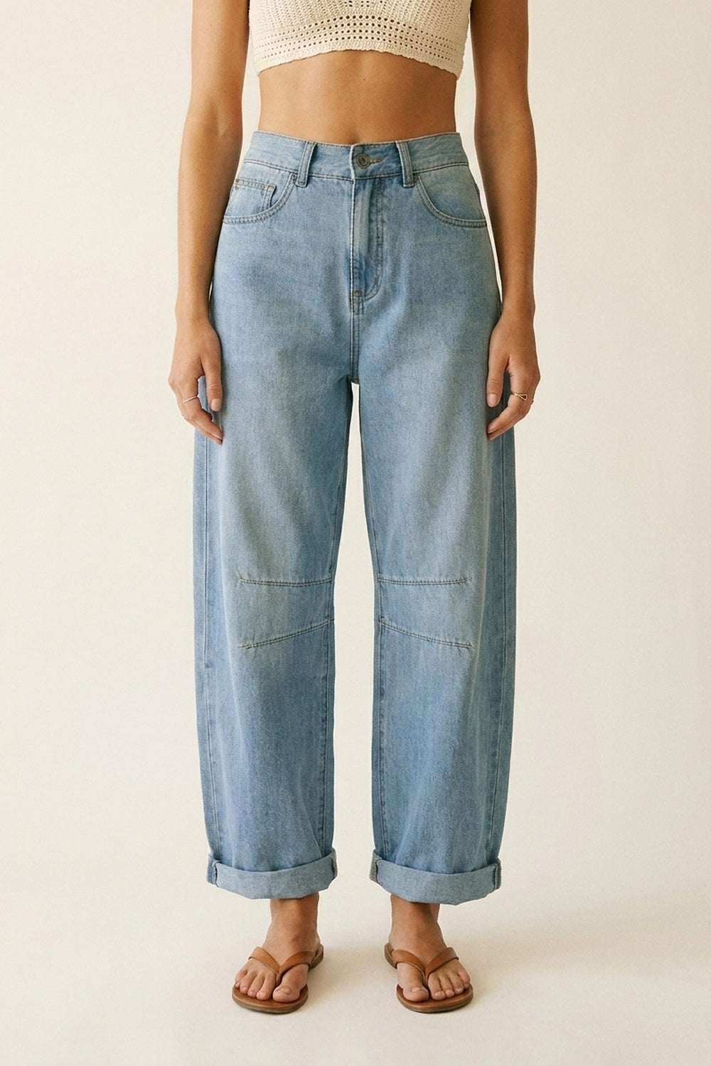 Jeans a Gamba Larga con Dettaglio di Cucitura al Ginocchio