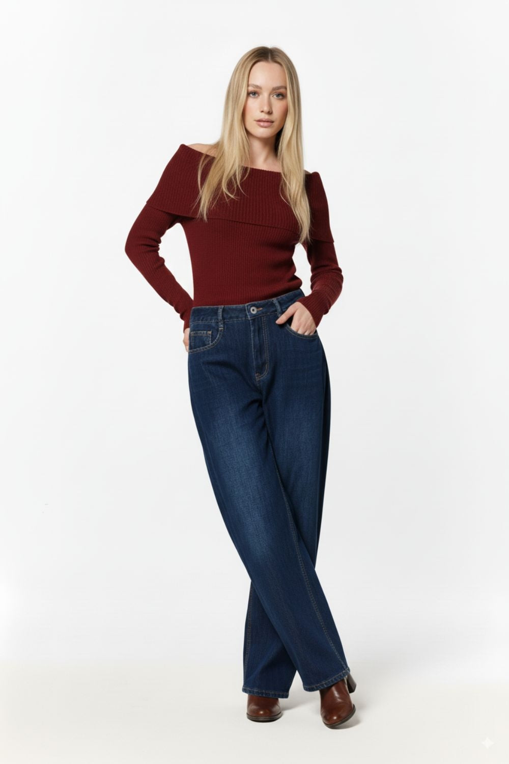 Jeans a gamba larga con pince laterali in blu profondo