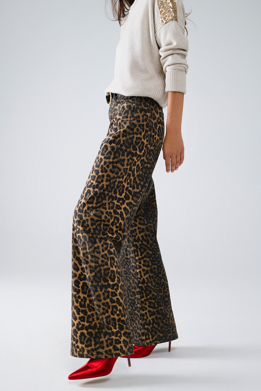 Jeans a gamba tesa con stampa leopardo