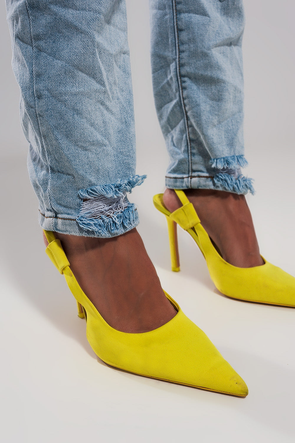 Jeans a vita alta con strappi denim chiaro