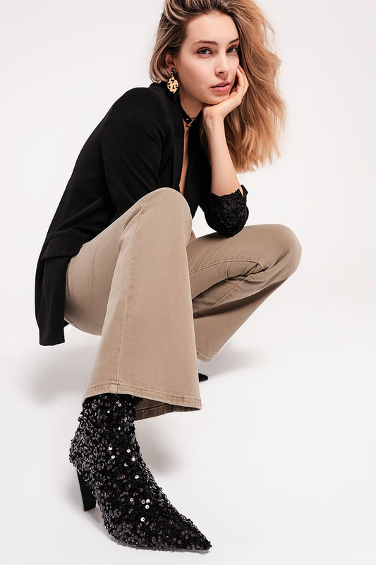 Q2 Jeans a zampa color beige