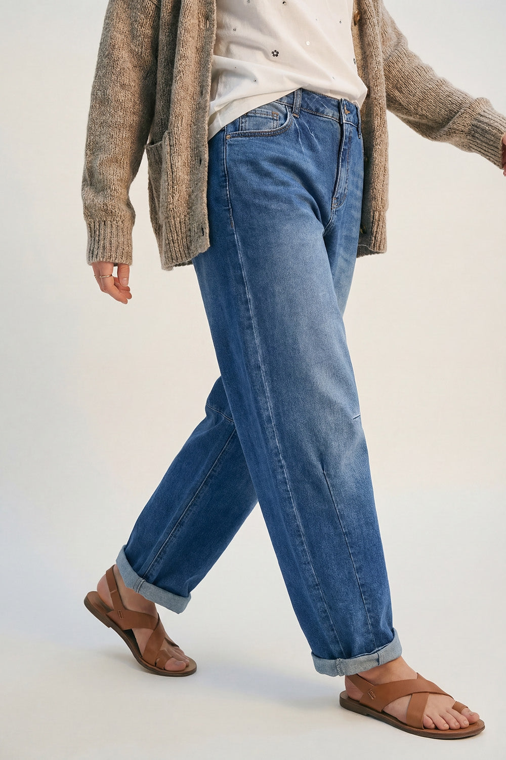 jeans Barrel a lavaggio medio con dettagli di cucitura al ginocchio